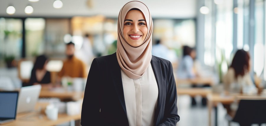 You are currently viewing Emirati Women Lead UAE Economy, Work Longest Hours in Arab World