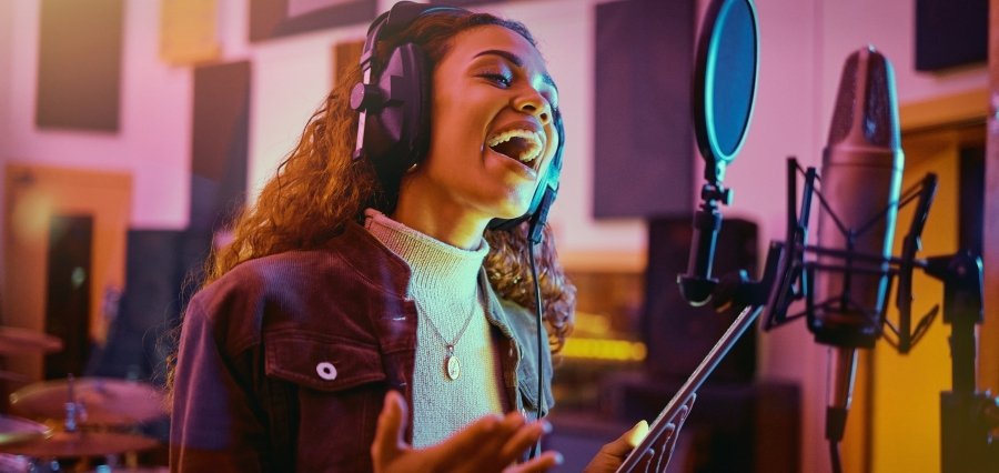 You are currently viewing Resonator Awards Shine a Spotlight on Women in Music Production